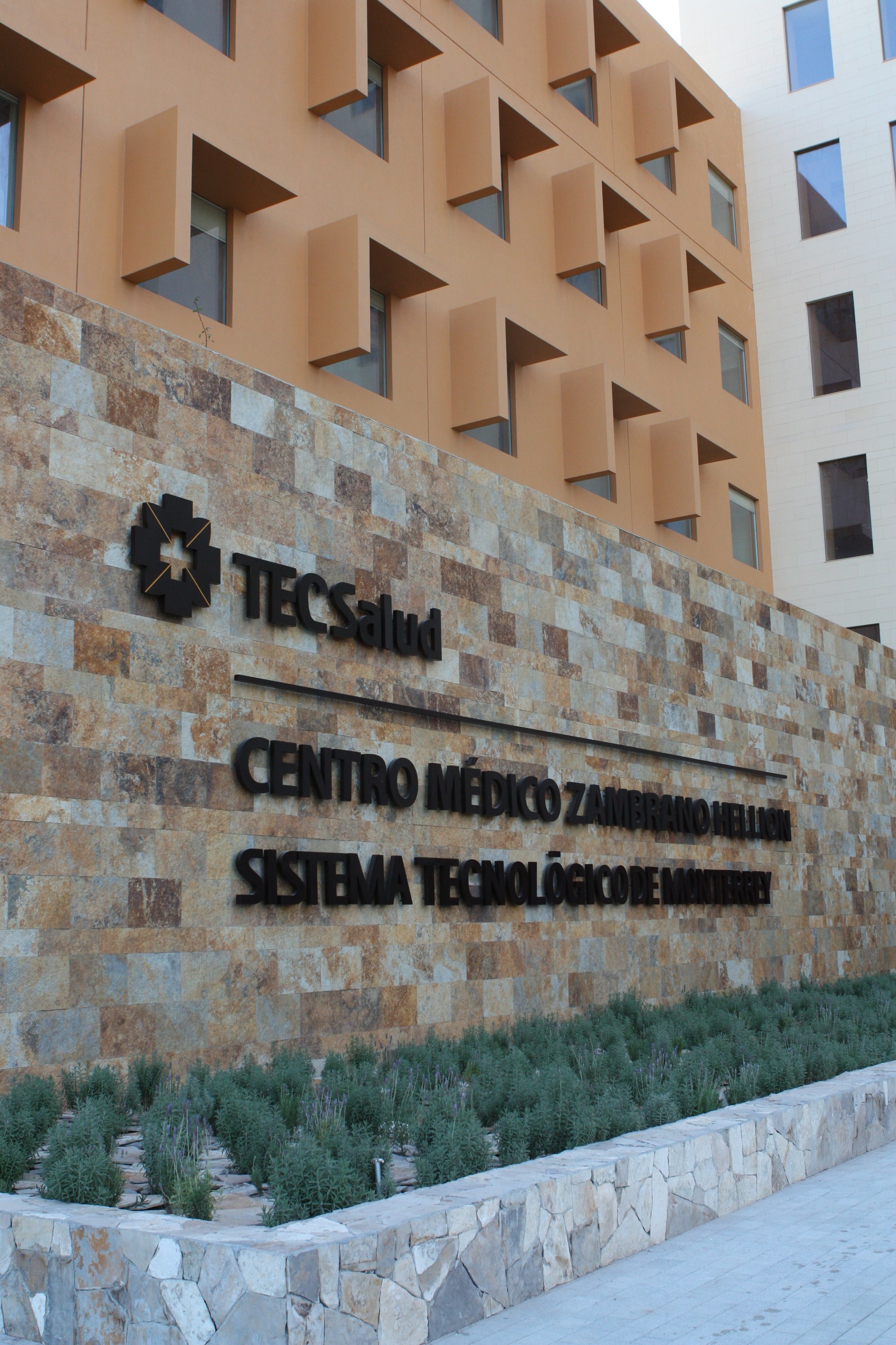 Centro Médico Zambrano Hellion